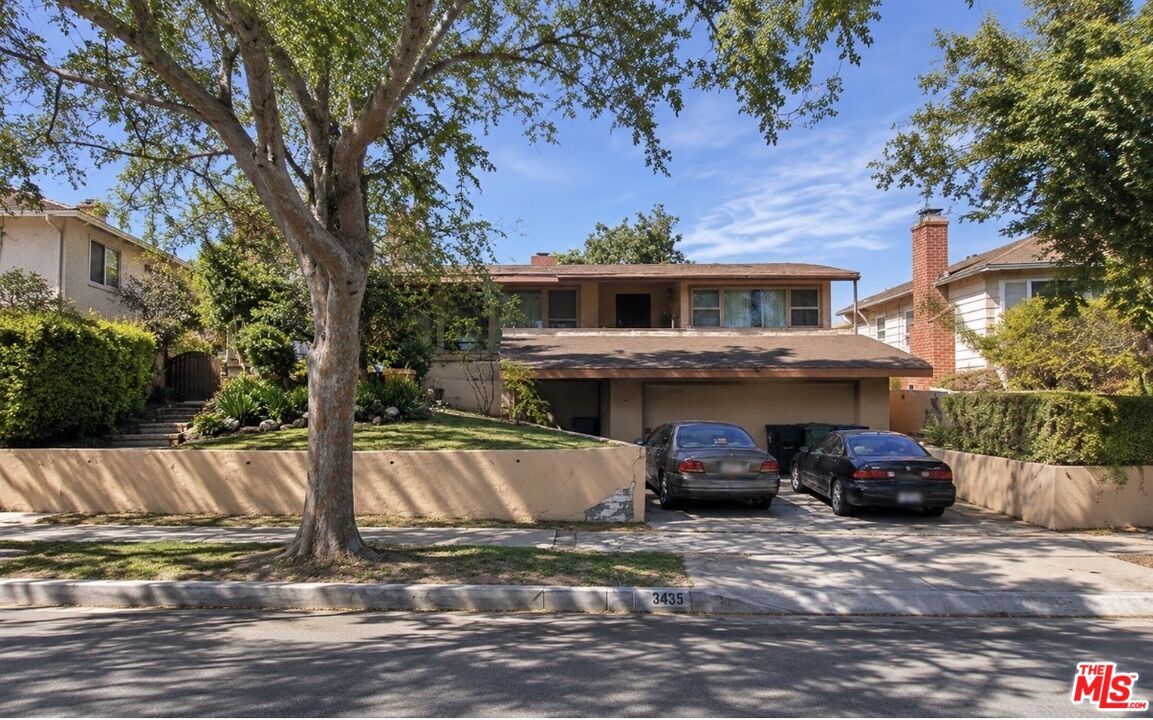 Property Photo:  3435 W 84th Pl  CA 90305 