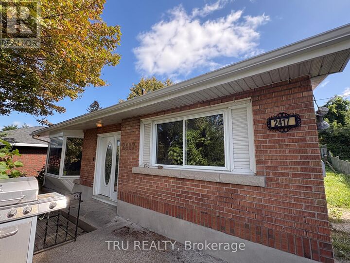 Property Photo:  2417 Junction Avenue  ON K1V 8G8 