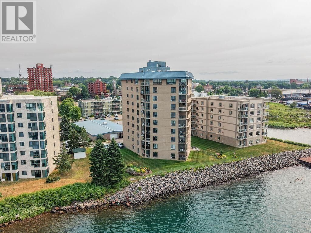 Property Photo: 711 Bay St # 802 ON P6A 6Y3