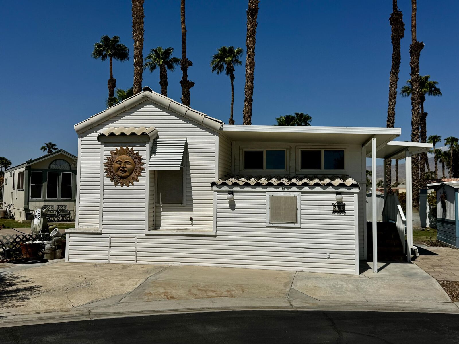 Property Photo: 84136 Avenue 44 202 CA 92203