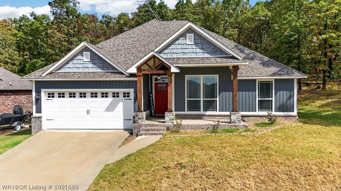 Property Photo:  662 Live Oak Drive  AR 72936 
