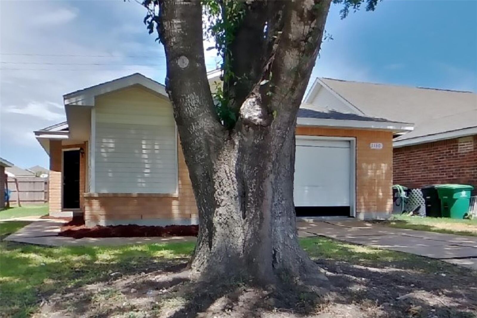 Property Photo:  3130 Kelling Street  TX 77045 