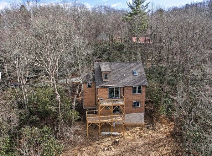Property Photo:  406 Red Maple Lane  NC 28607 