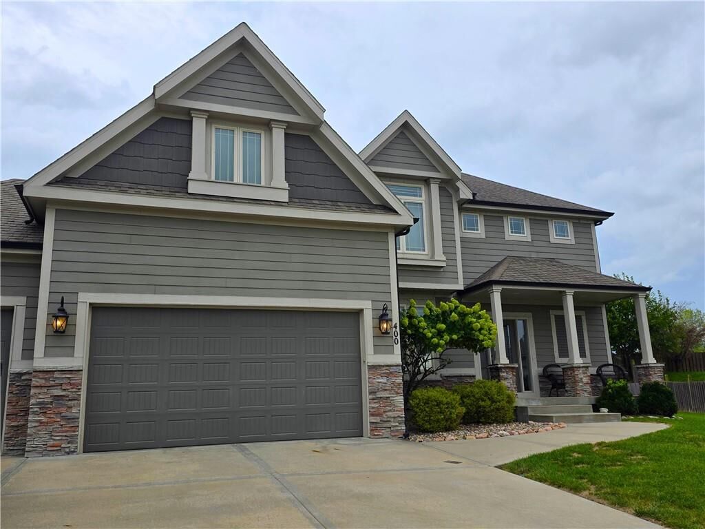 Property Photo:  400 Yolanda Circle  MO 64060 