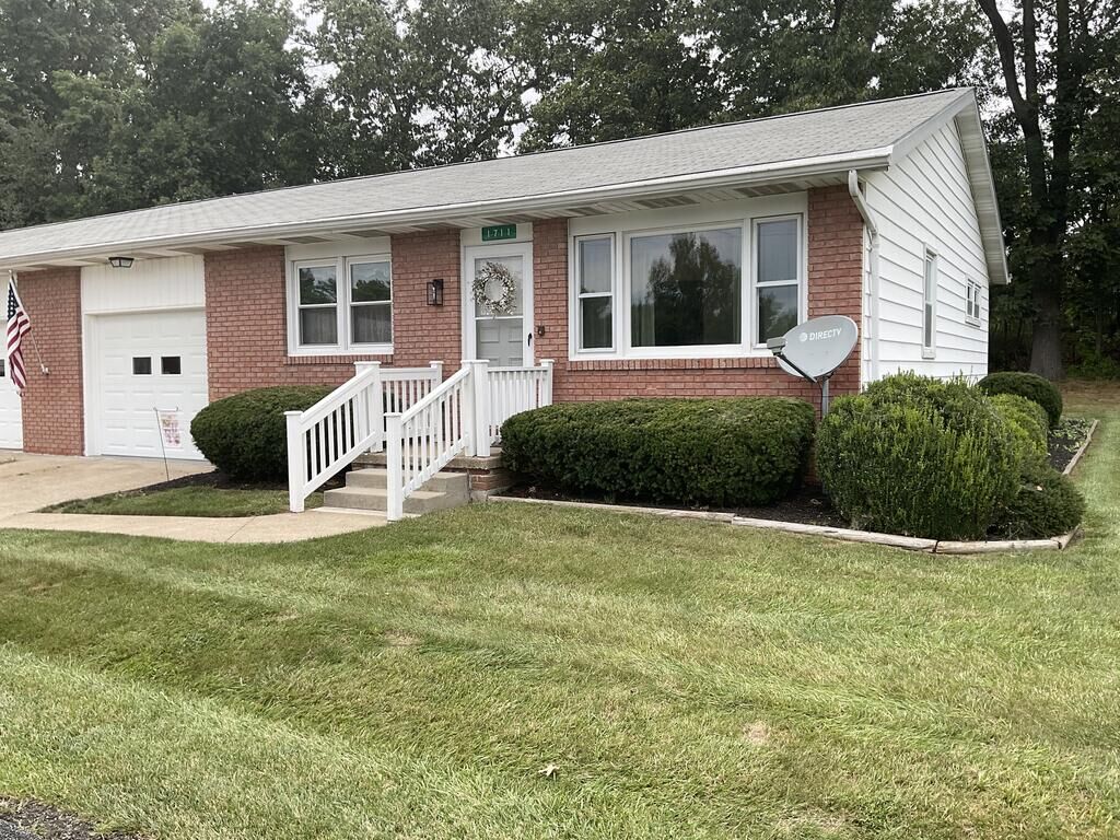 Property Photo:  1711 Olive Ct  OH 44805 