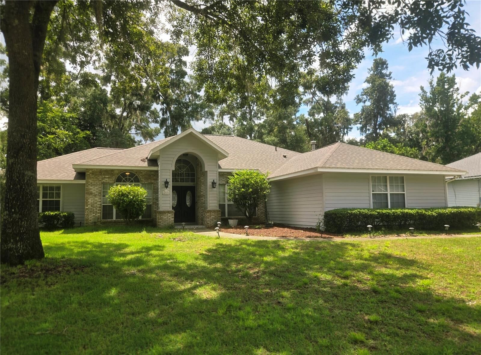Property Photo:  4919 NW 71st Place  FL 32653 