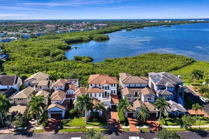 Property Photo:  4910 Carranza Court  FL 33616 