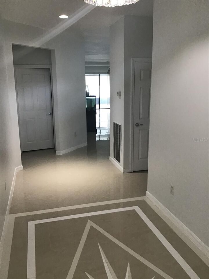 Property Photo:  2211 Landside Drive  FL 33594 