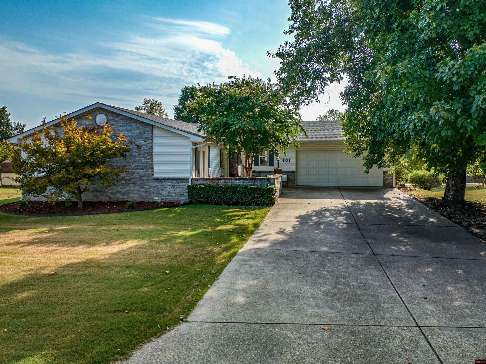 Property Photo:  601 Lawrence Street  AR 72653 
