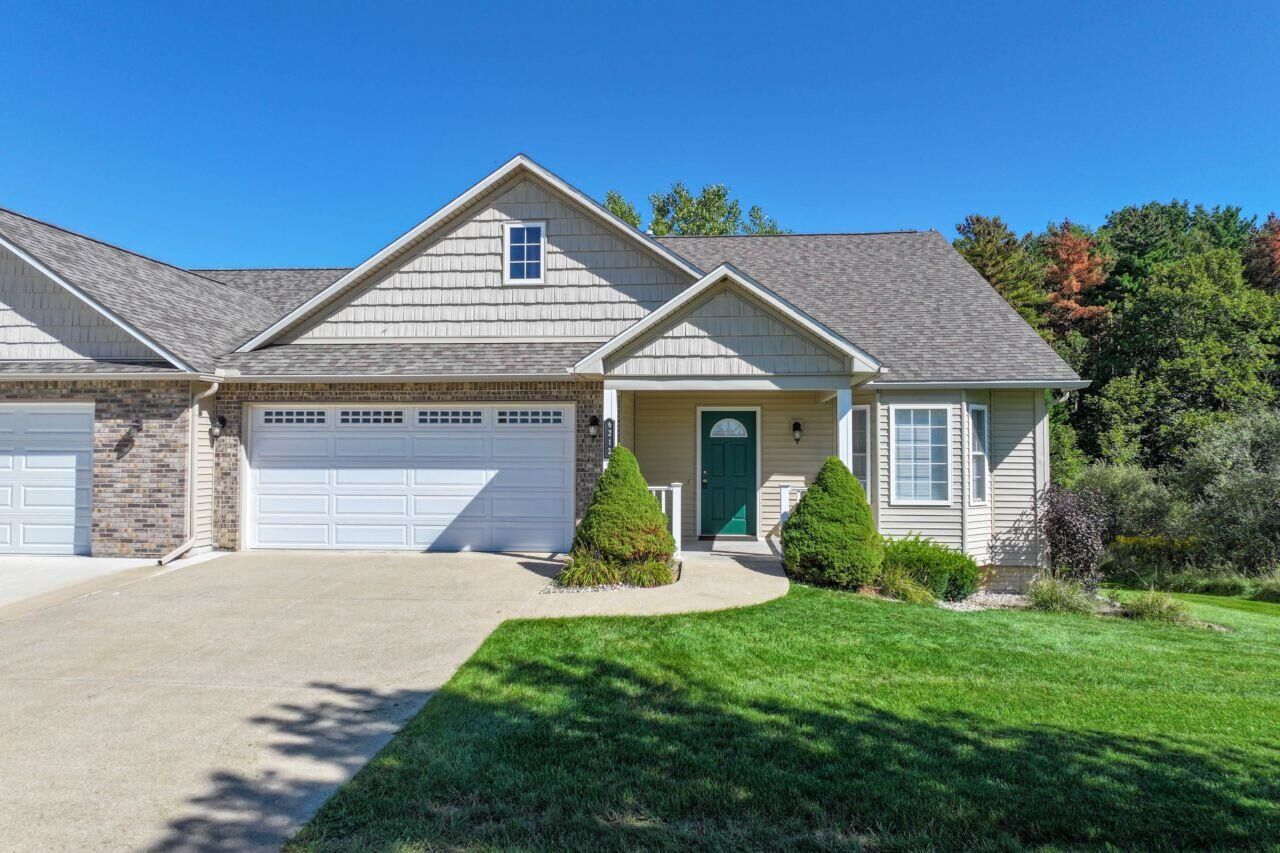 Property Photo:  6212 Bainbridge Drive  MI 48473 