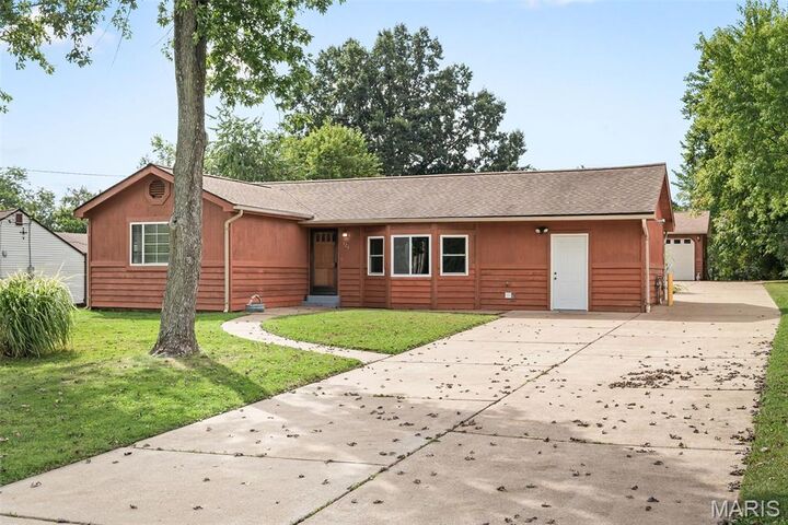 Property Photo:  126 Cherry Hill Drive  MO 63026 