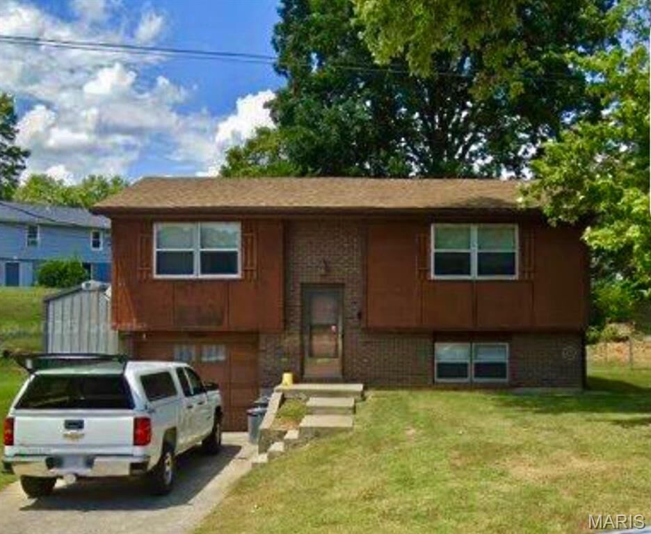 Property Photo:  702 Rosamund Street  MO 63755 
