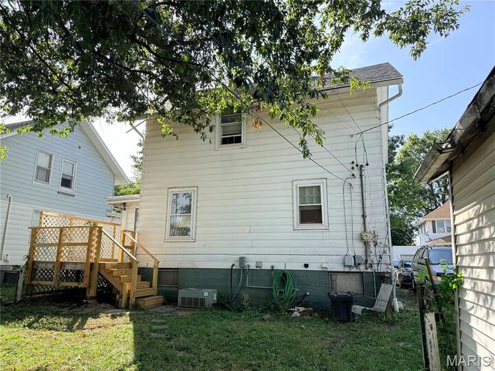 Property Photo:  1021 N Charles Street  IL 62626 