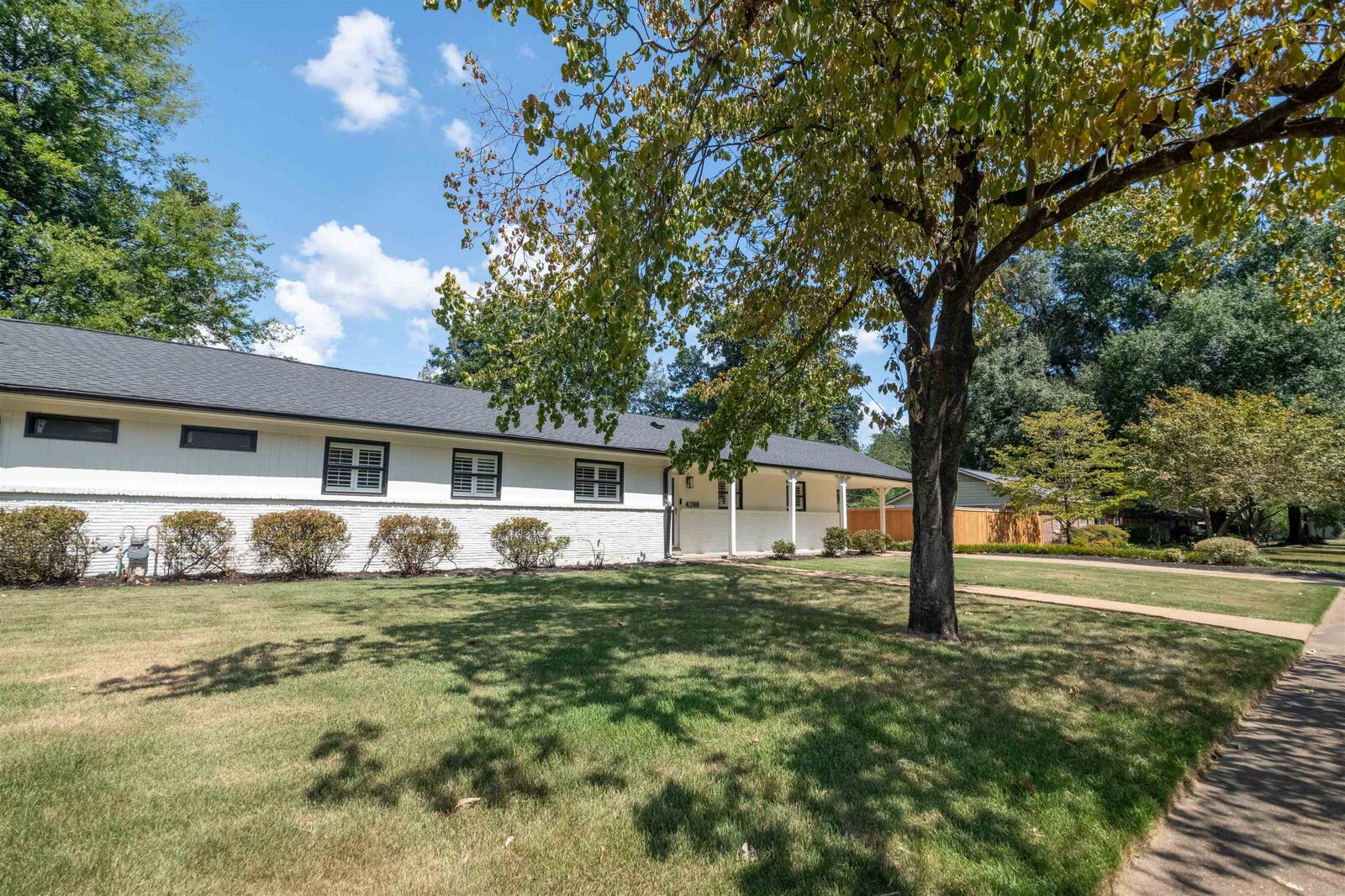 Property Photo:  4288 Charleswood Ave  TN 38117 