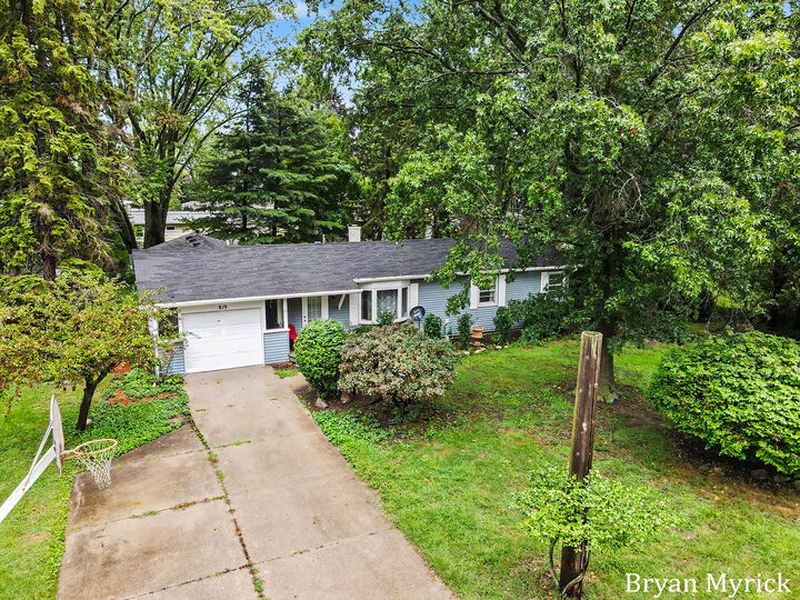 Property Photo: 819 W 25th Street MI 49423
