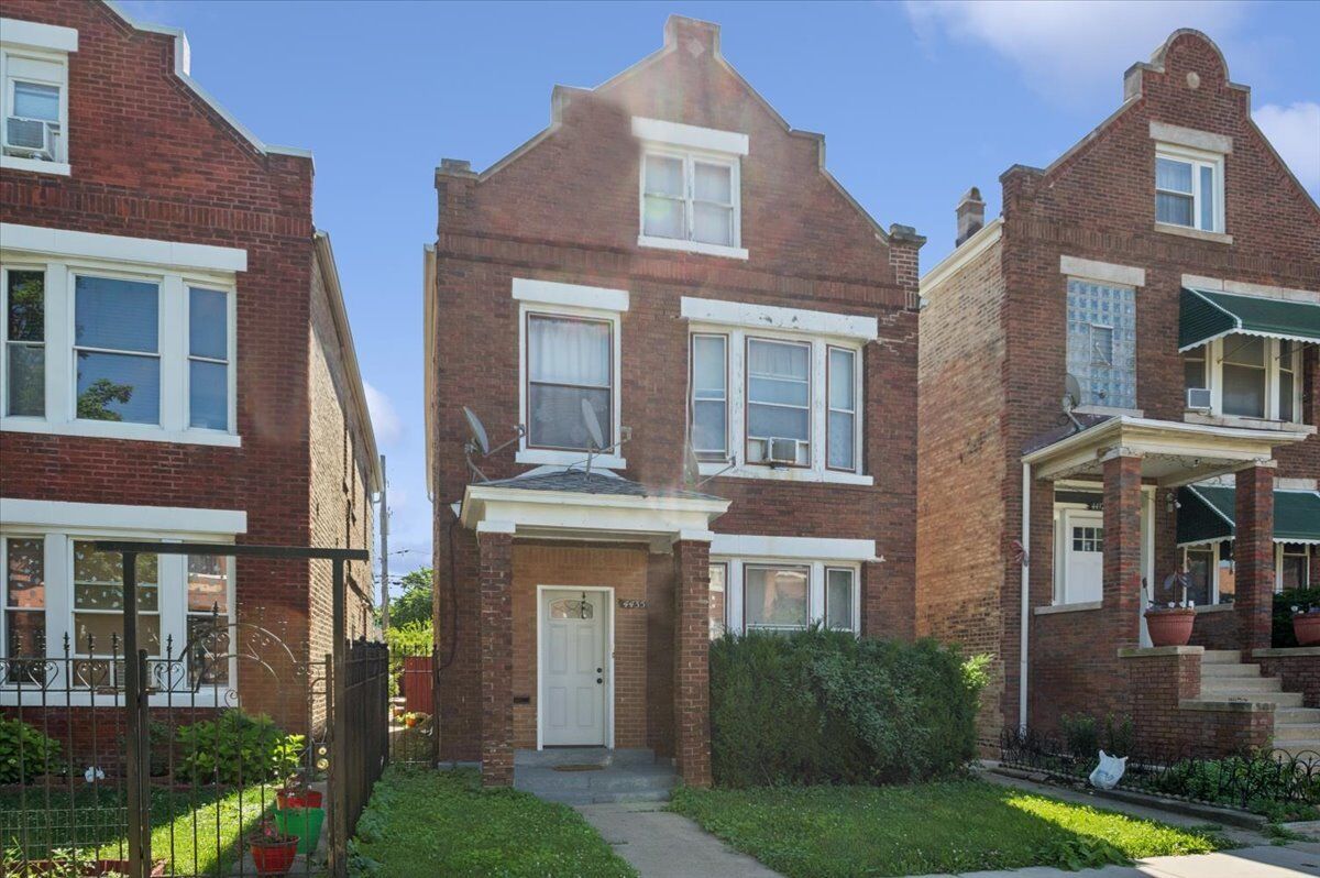 Property Photo:  4435 S Campbell Avenue  IL 60632 