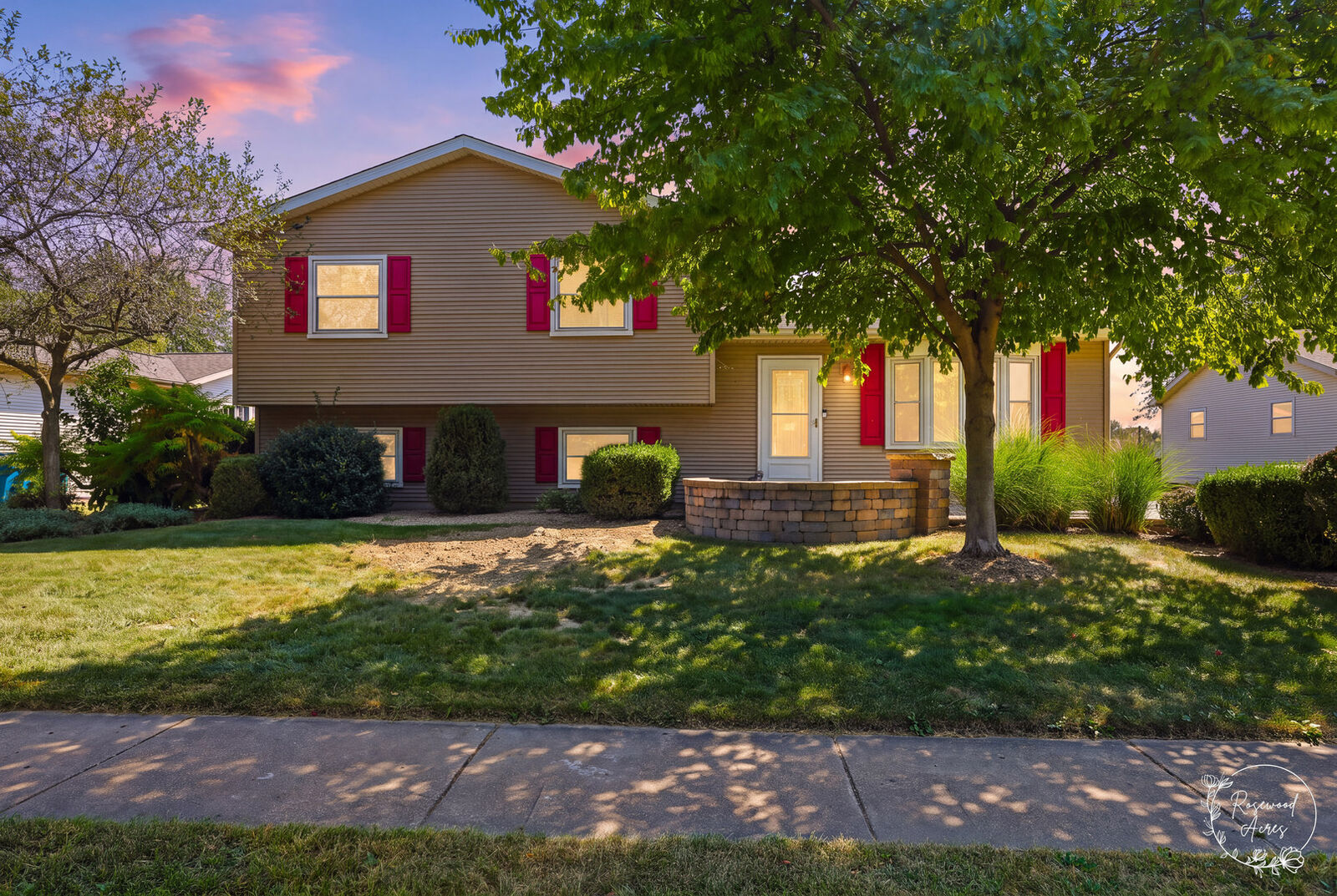 Property Photo: 340 Mohawk Drive IL 60914
