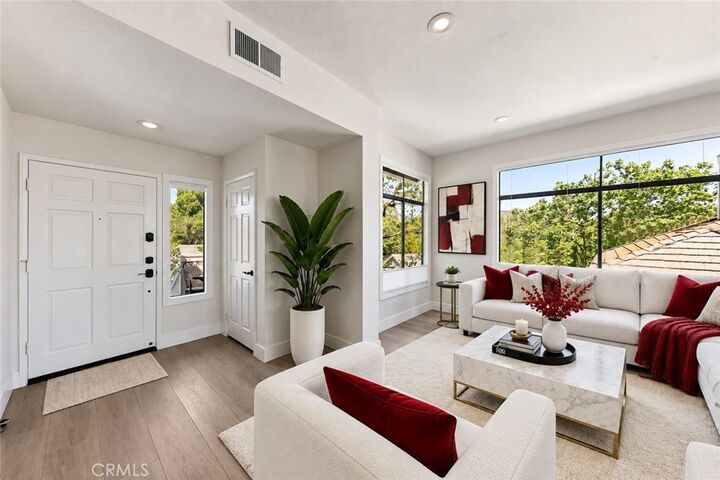Property Photo:  15 Oak  CA 92679 