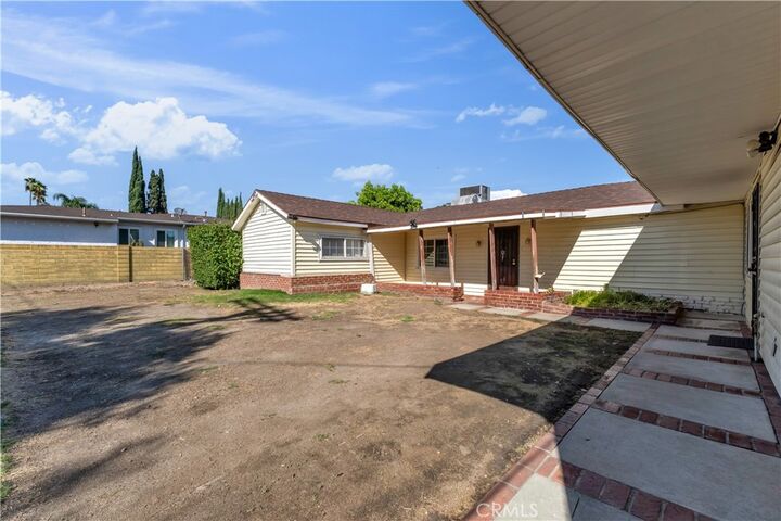 Property Photo: 7522 Radford Avenue CA 91605