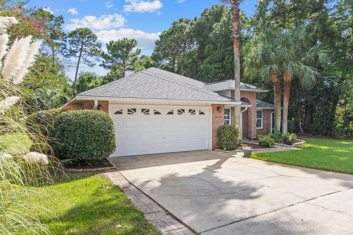 Property Photo:  7139 Blue Jack Drive  FL 32566 