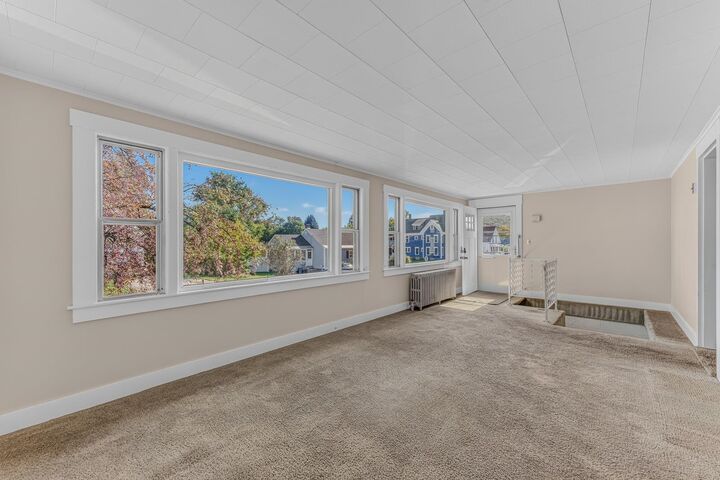 Property Photo:  105 Pleasant Street  NH 03561 