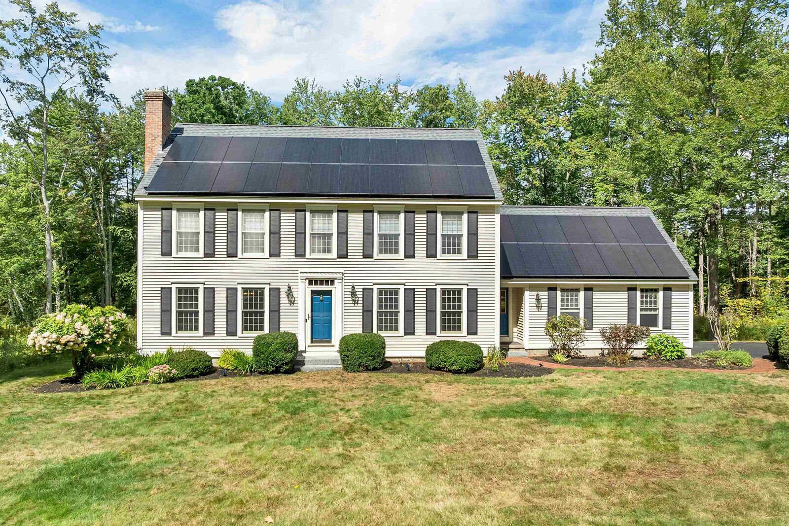 Property Photo:  27 Oakmont Drive  NH 03301 