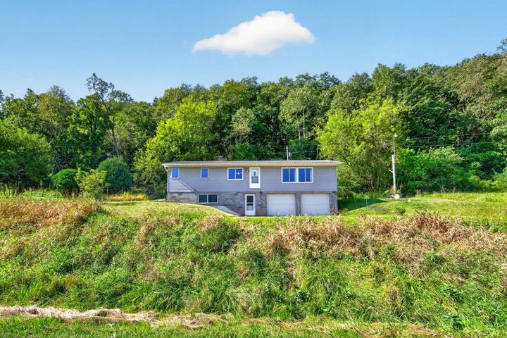 Property Photo:  18599 Horse Shoe Road  MN 55969 