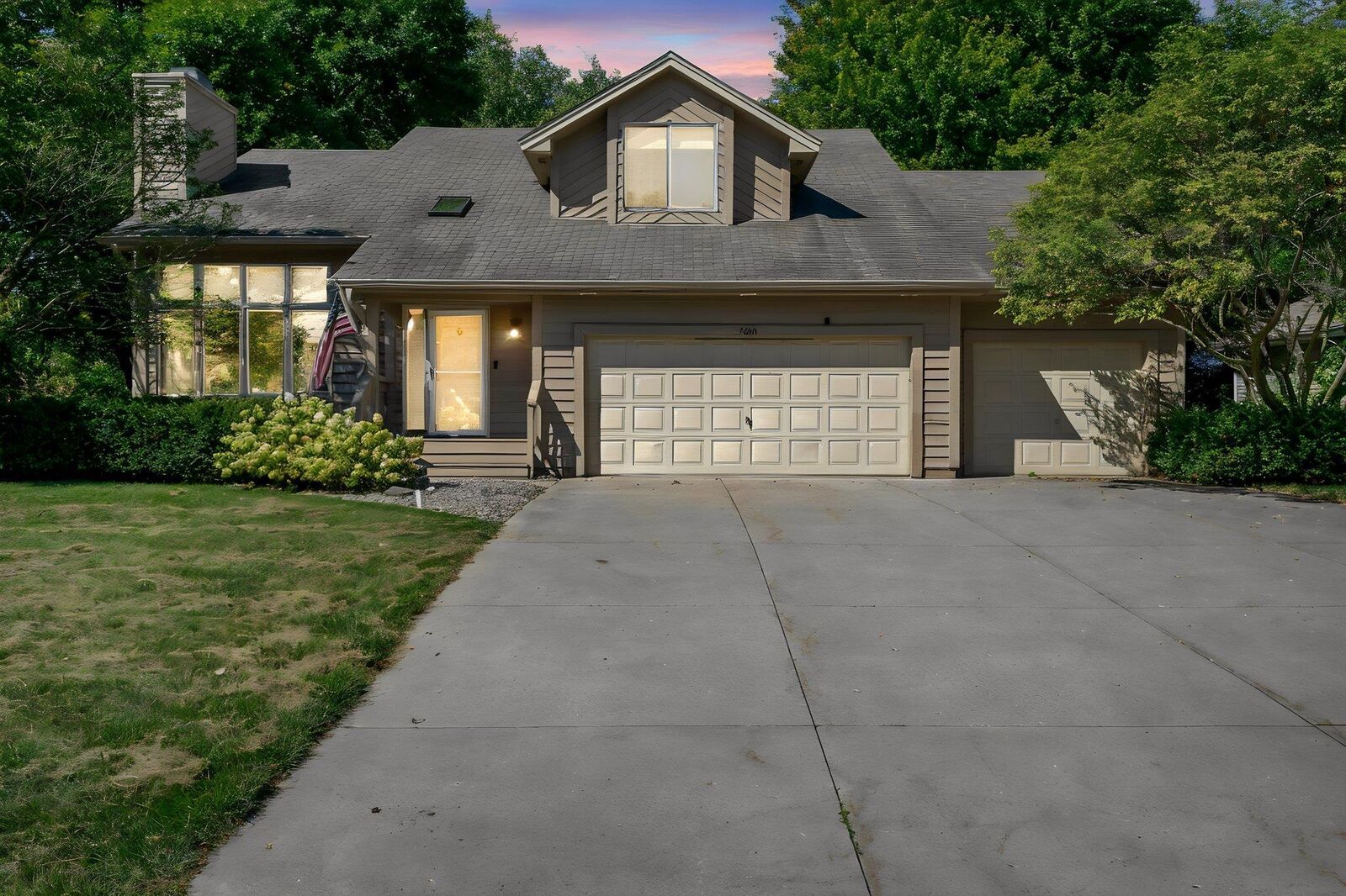 Property Photo: 7600 Eileen Street MN 55346