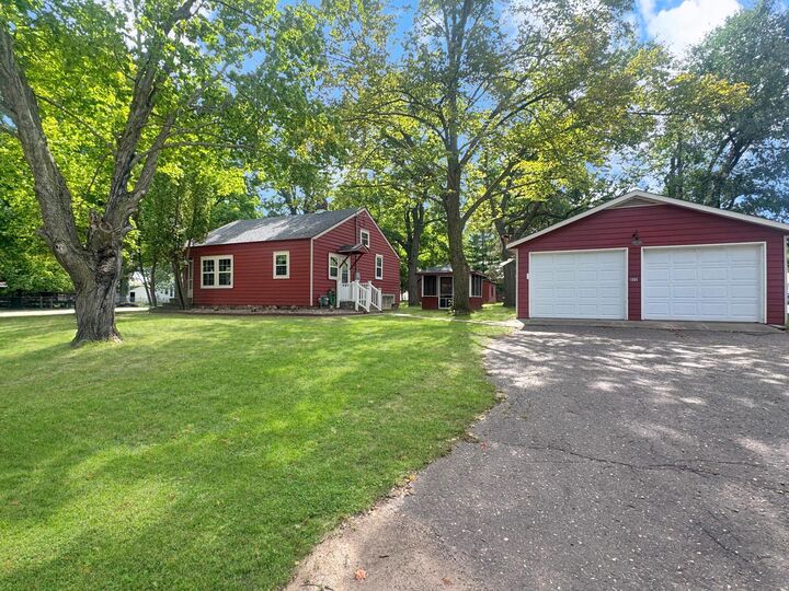 Property Photo:  800 6th Street  MN 56455 