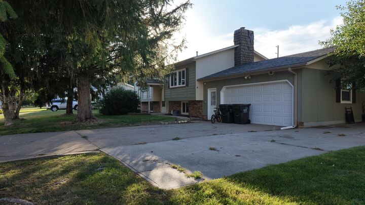 Property Photo:  1 Evergreen Lane  SD 57049 