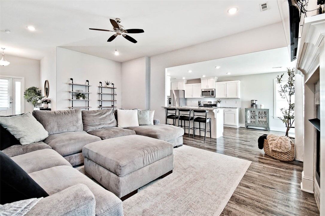 Property Photo: 330 W Taverner Xing AR 72730