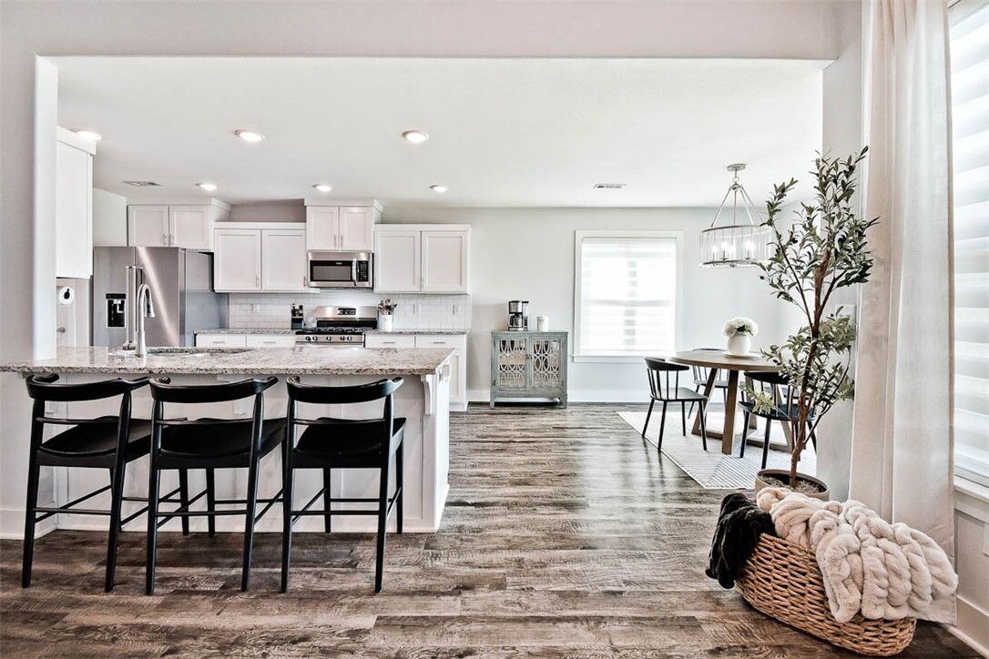 Property Photo:  330 W Taverner Xing  AR 72730 
