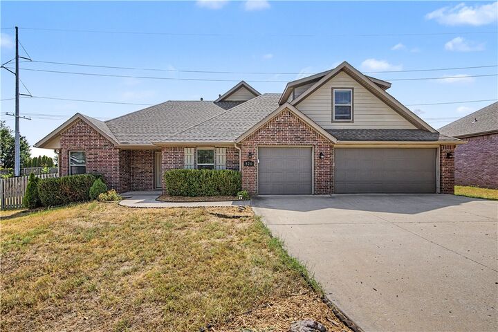 Property Photo:  520 Sorrento Drive  AR 72719 