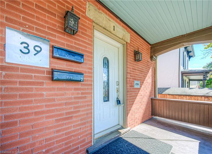 Property Photo:  39 Cameron Street N 1  ON N2H 3A2 