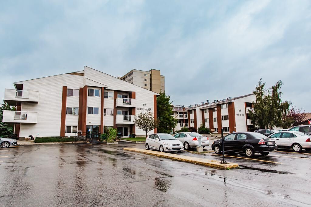 Property Photo:  9640 92 Avenue 32  AB T8V 0H4 
