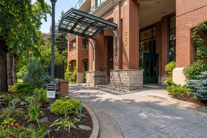 Photo de la propriété:  228 26 Avenue SW 1702  AB T2S 3C6 