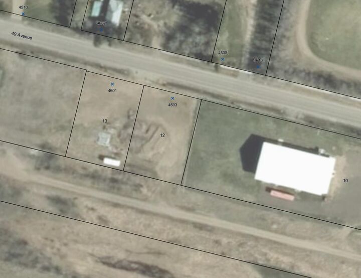 Property Photo:  4601-4603 49 Avenue  AB T0B 0E3 