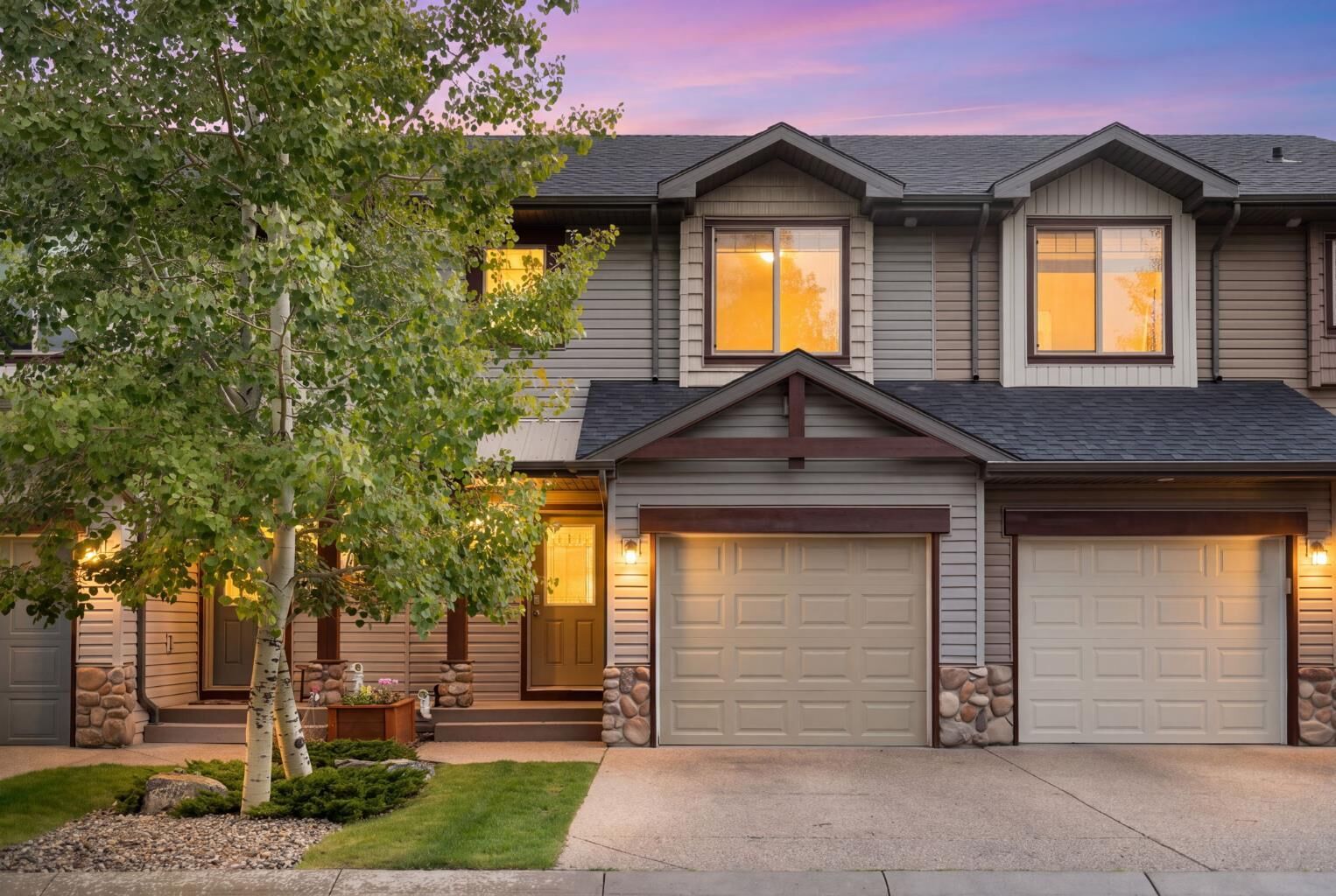 Property Photo:  413 River Avenue 118  AB T4C 0N9 