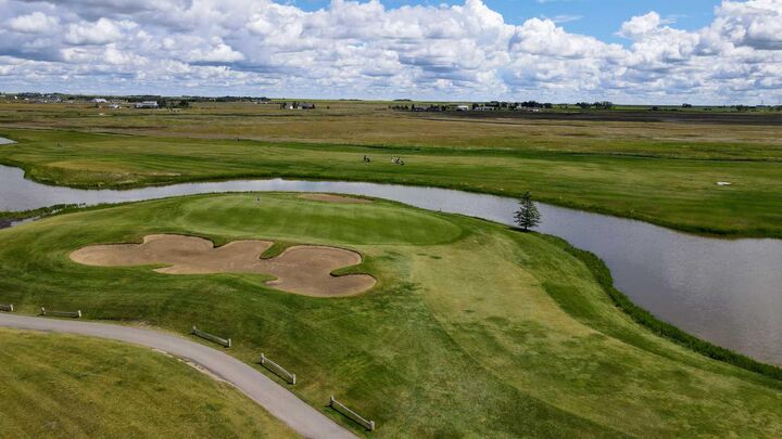 Property Photo: 33 Boulder Creek Manor SE AB T0J 1X3
