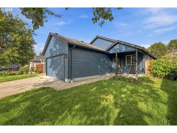Property Photo: 1050 Yew St OR 97448