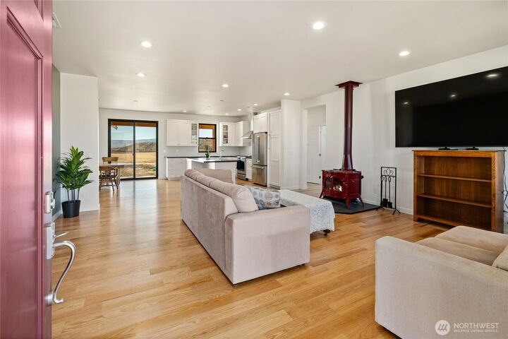 Property Photo: 720 Green Canyon Lane WA 98926