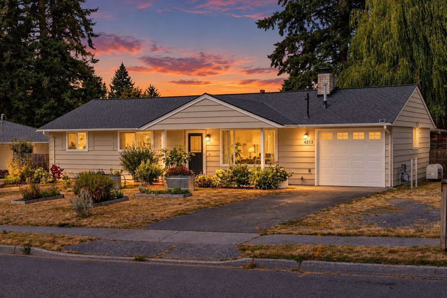 Property Photo:  4813  190th Street SW  WA 98036 