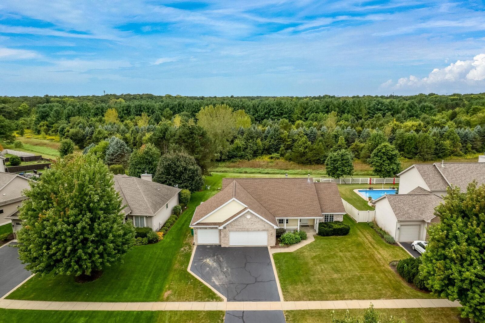 Property Photo: 6582 Deer Isle Drive IL 61016