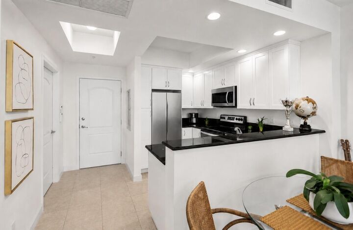 Property Photo:  801 S Olive Avenue 1123  FL 33401 