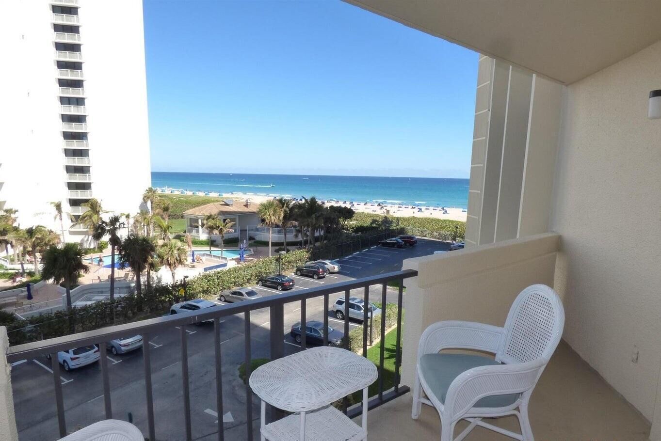 Property Photo: 2800 N Ocean Drive B-5C FL 33404