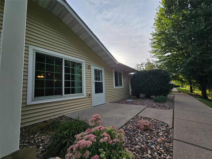 Property Photo:  3330 S Robin Meadows Lane 3330  WI 54701 