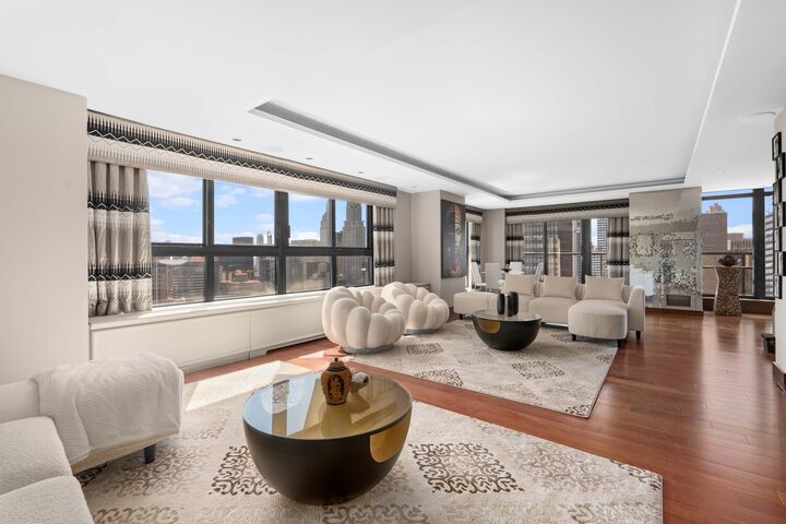 Property Photo:  100 United Nations Plaza Ph50b  NY 10017 