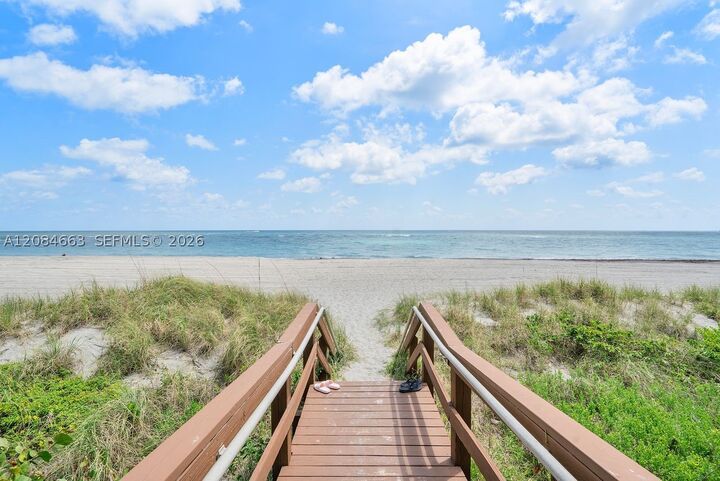 Property Photo:  400 Ocean Trail Way 302  FL 33477 