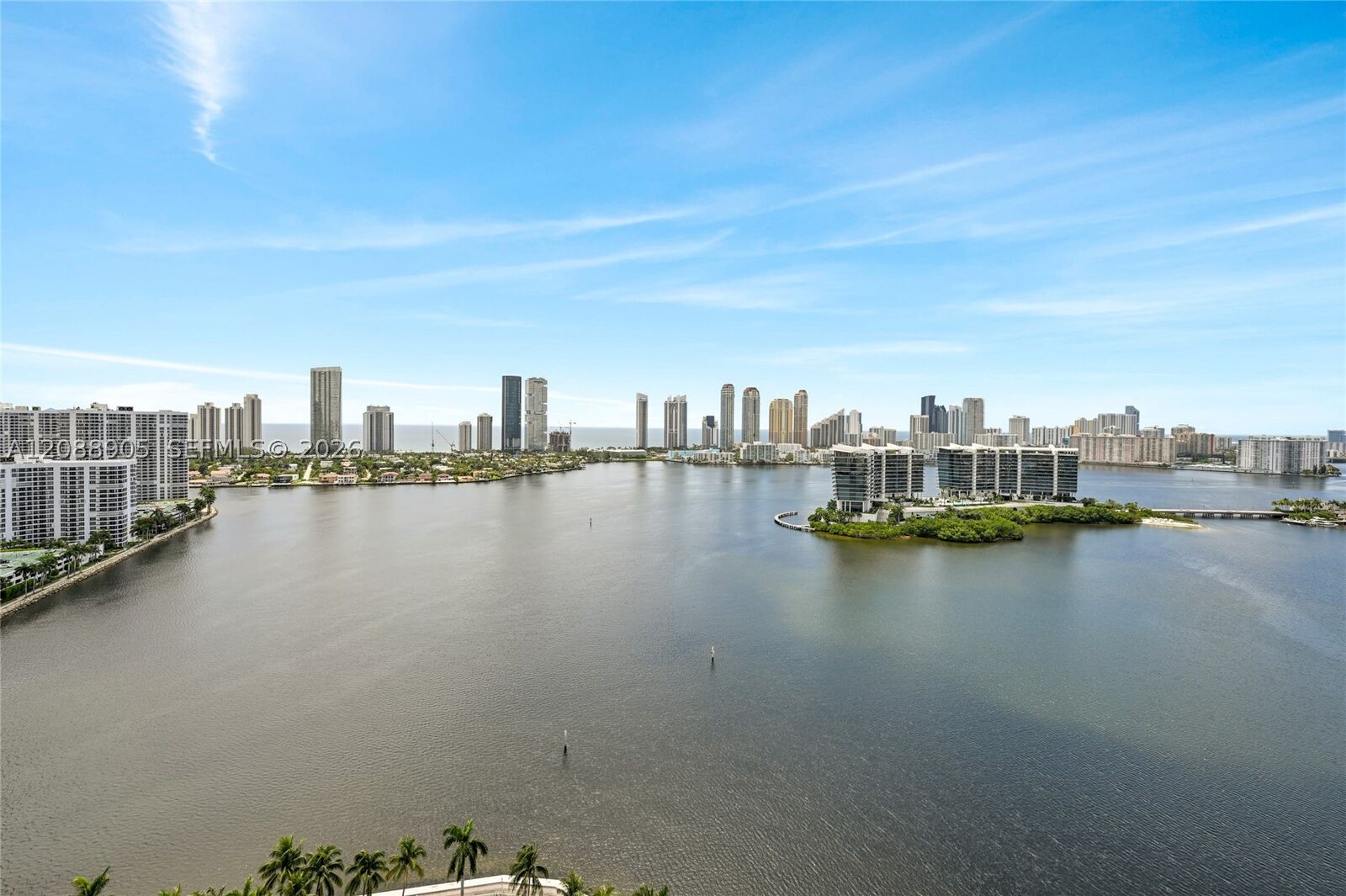 Property Photo:  3370 Hidden Bay Dr 2813  FL 33180 
