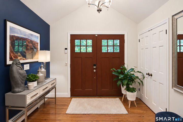 Property Photo:  